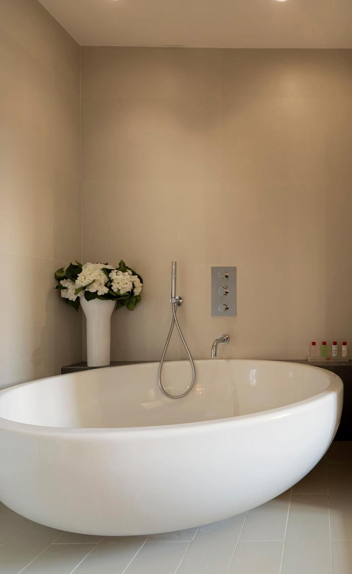 Renaissance Suite Spa Access